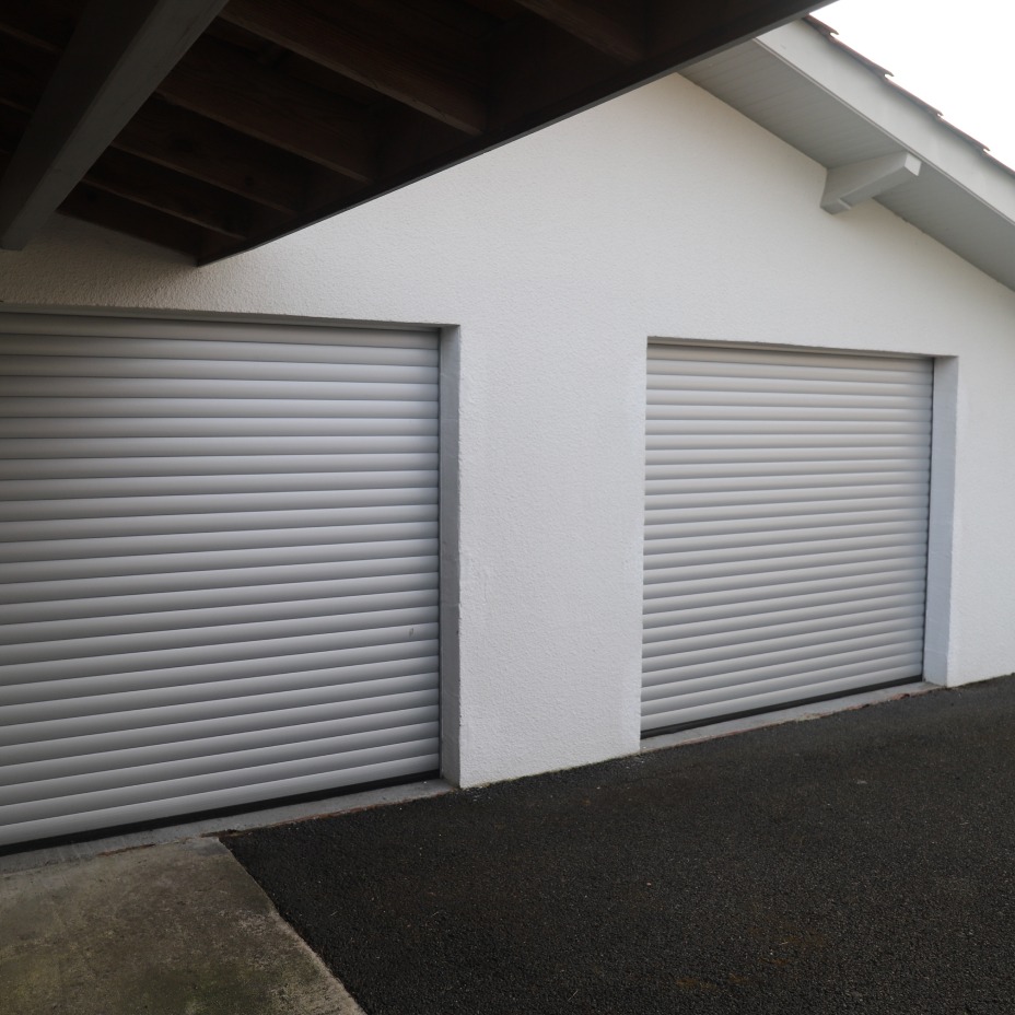 Porte de garage enroulable motorisée dans le Puy-de-Dôme